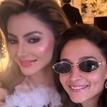 आलिया भट्ट के साथ उर्वशी रौतेला ने ली सेल्फी, पोस्ट शेयर कर बोली – ‘ इतनी भयंकर लगती है…’