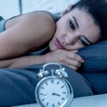 रात में नींद खुल जाने की समस्या को न करें अनदेखा, इन बीमारियों के हैं ये लक्षण