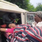 खाट पर कलेक्ट्रेट पहुंची गर्भवती, पुलिस पर पीटने का आरोप; थाना सस्पेंड